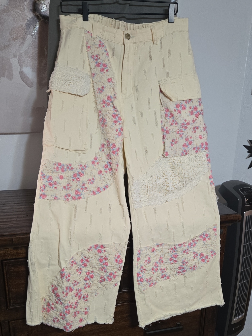 POL Cream Floral Patchwork Cargo Pants L W16